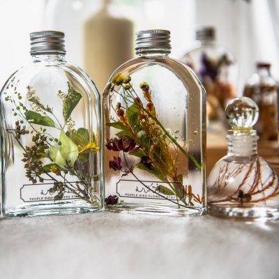 คืนชีวาให้มาลี ‘มาลีจีรัง’ Herbarium ดอกไม้ในน้ำมันที่คงอยู่ชั่วนิรันดร์