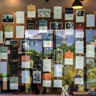 ชวนหนอนนักอ่านพักงานวุ่นๆ  หลบมุมสงบที่ The Alphabet Book Cafe