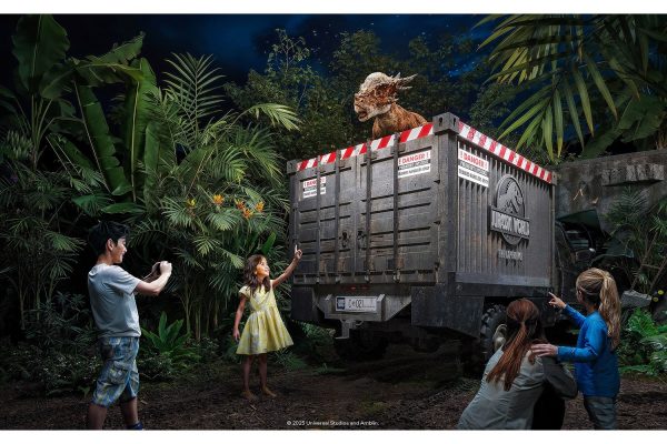 JURASSIC WORLD