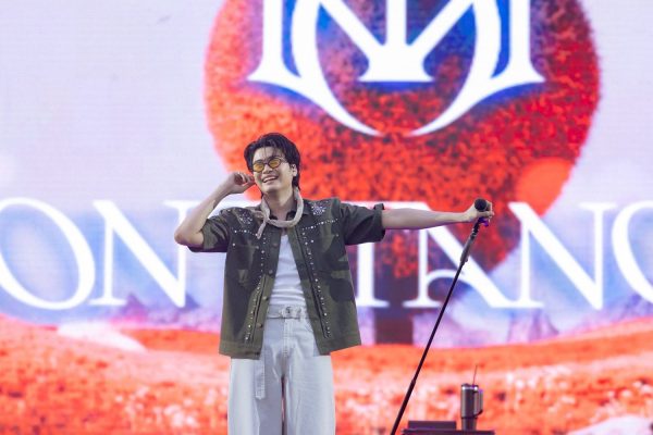 นั่งเล่น 9