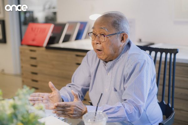 นิธิ สถาปิตานนท์