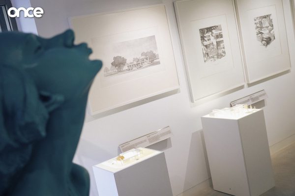 นิธิ สถาปิตานนท์