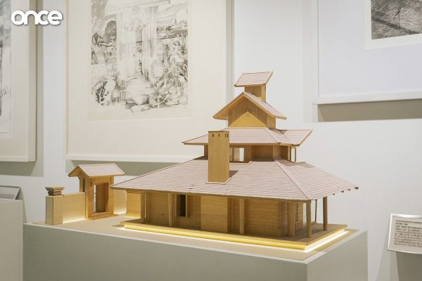 นิธิ สถาปิตานนท์