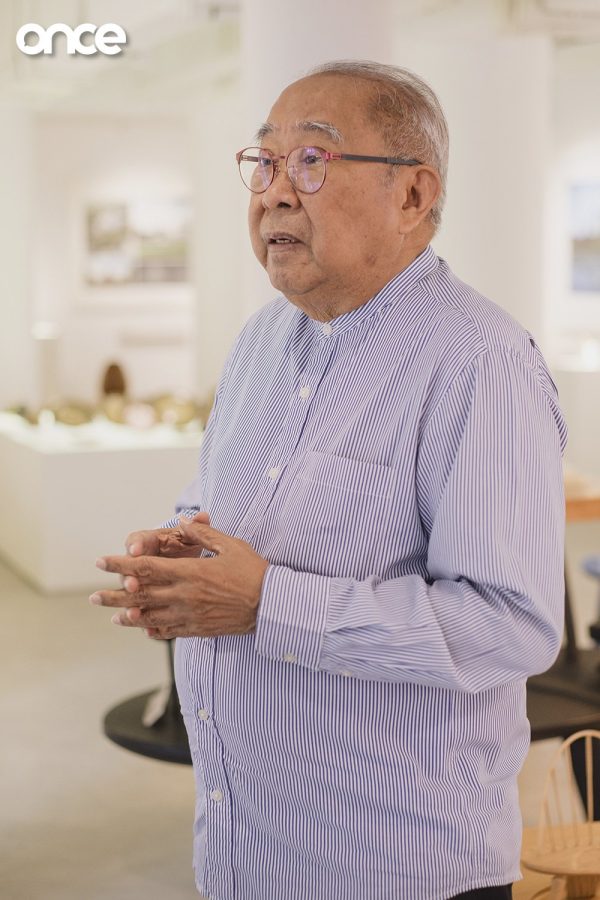 นิธิ สถาปิตานนท์