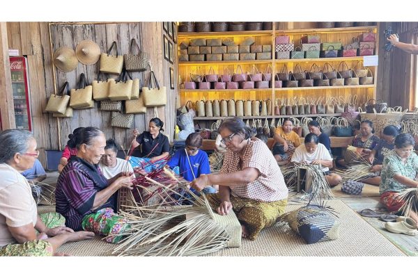 กระจูดวรรณี VARNI Craft