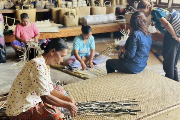 กระจูดวรรณี VARNI Craft