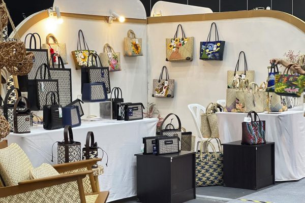 กระจูดวรรณี VARNI Craft