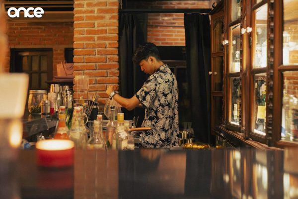 บาร์ลูกกรุง