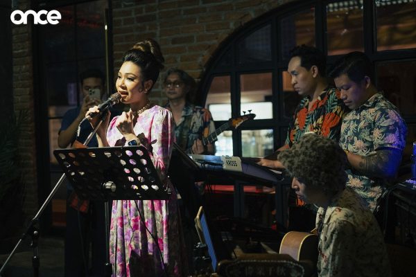 บาร์ลูกกรุง