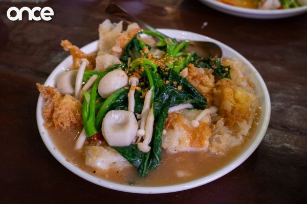 ราดหน้าโรงปี๊บ