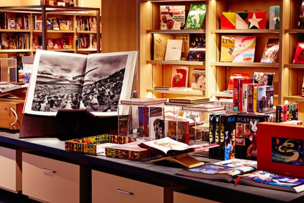 TSUTAYA BOOKSTORE